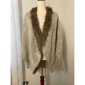 XOXO Women’s Medium Knit Cardigan Sweater Beige Faux Fur Collar Open Front